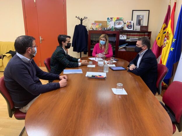 AJE Ccuenca valora con la Junta seguir trabajando en la potenciación del emprendimiento desde la educación