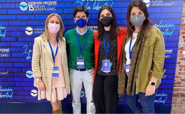 Maroto agradece a Gago el trabajo realizado y pone a disposición de Fanjul a todo el equipo de NNGG CLM