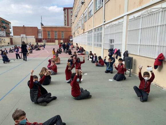 Positiva respuesta del alumnado del Colegio Hermanas Mercedarias a la iniciativa “Chocobatido solidario”