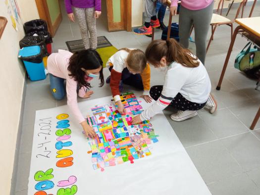 Un total de 47 centros educativos han participado en la iniciativa ‘Piezas por el autismo’, puesta en marcha para conmemorar el ‘Día Mundial del Autismo’