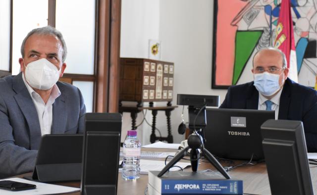 El Gobierno de Castilla-La Mancha abordará la elaboración del ‘Mapa Regional de Fosas’ con la Universidad regional