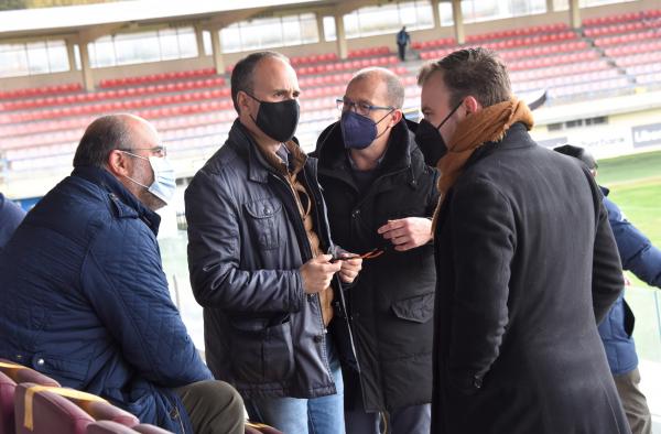 Martínez Guijarro avanza la construcción de un complejo deportivo en la ciudad de Cuenca gracias a la colaboración público-privada