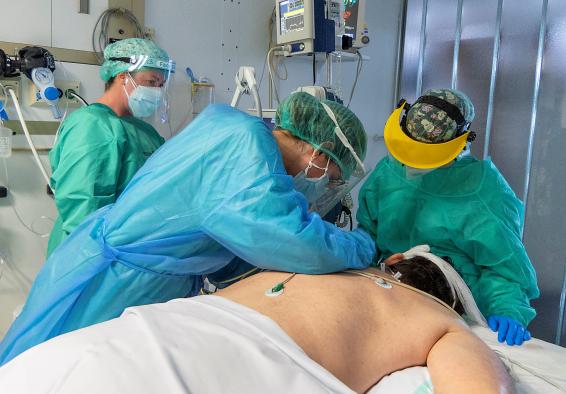 La provincia de Cuenca registra 1 fallecido por Covid en esta jornada y 32 nuevos contagios, el número de pacientes ingresados es de 21, 3 de ellos en cuidados intensivos