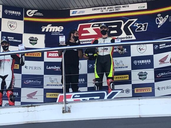 El piloto de motos, Luis Miguel Verdugo campeón de la Supersport Open 600 de motociclismo en la circuito de Jerez de la Frontera (Ángel Nieto)