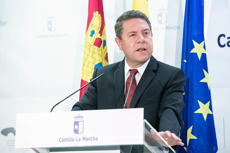 García-Page anuncia que la vacunación para las personas con edades entre los 40 y 49 años se adelanta a mañana