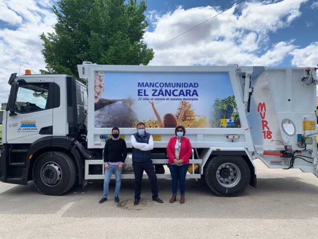 La Mancomunidad El Záncara adquiere dos nuevos camiones para mejorar los servicios en la recogida de basura que presta a 21 municipios