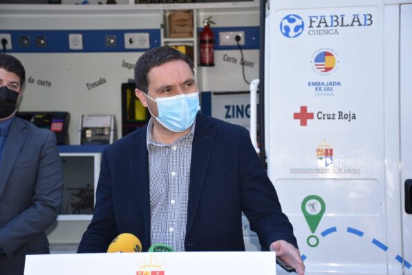 Martínez Chana apuesta por acabar con la brecha digital en el medio rural a través de proyectos como FabLab Itinerante