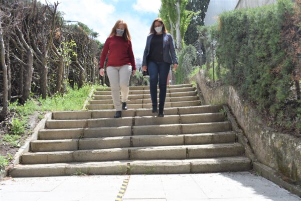 El Gobierno regional licita el arreglo de las escaleras de acceso al CEIP Santa Teresa de Cuenca