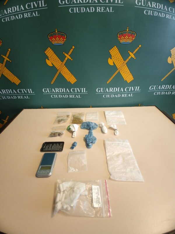 La Guardia Civil ha detenido a una persona por un delito contra la salud pública en un bar de Tomelloso