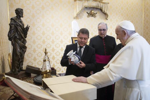 El presidente García-Page destaca la figura del Papa Francisco a nivel internacional, por encima de cualquier credo o religión