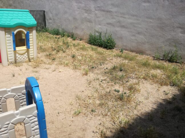 Los niños y las niñas de la Escuela Infantil ‘La Campiña’ de Azuqueca de Henares permanecen confinados en los recreos porque es imposible salir al patio