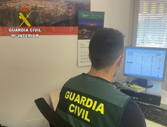 La Guardia Civil ha detenido a dos personas  que sustrajeron material valorado en 10.000  euros en Navalcán