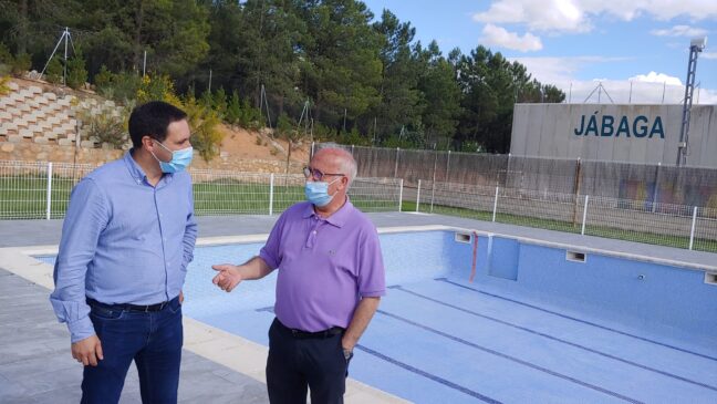 Martínez Chana inaugura las obras de la piscina de Jábaga que se han realizado gracias al Plan de Instalaciones Deportivas