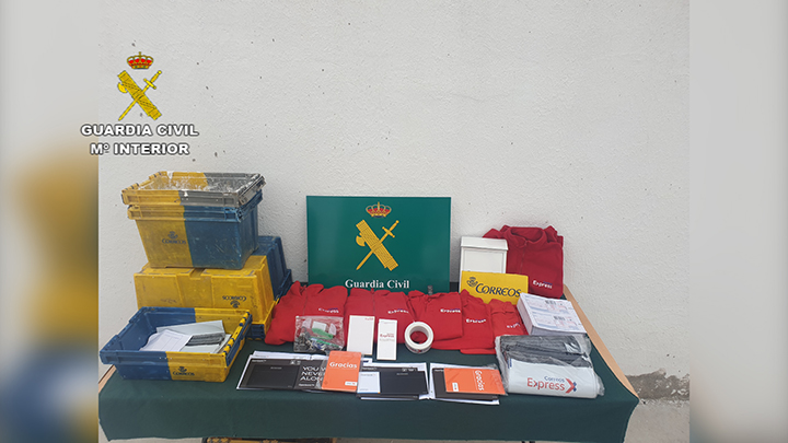 La Guardia Civil detiene a dos estafadores que se hacían pasar por trabajadores de correos para conseguir cartas dirigidas a otras personas
