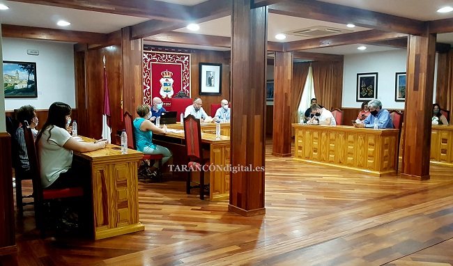 La unanimidad protagoniza el pleno de junio en el Ayuntamiento de Tarancón y la oposición se interesa por la inundación reciente tras las obras de mejora en el barrio del Congo