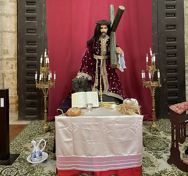 Todo preparado para la celebración del Corpus en el interior de la Iglesia Parroquial Ntra. Sra. de la Asunción el domingo 6 de junio