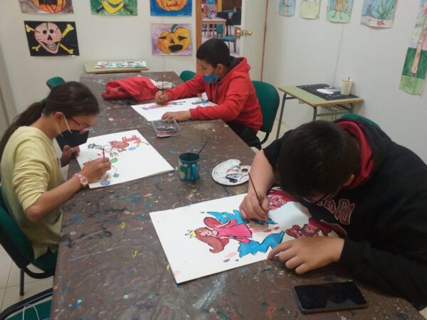 El Ayuntamiento de Almodóvar del Pinar mantiene su Escuela de Arte con un total de 20 alumnos y alumnas en colaboración con La Fenêtre.