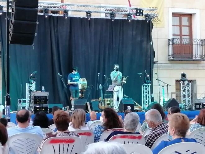 El Ayuntamiento de Tarancón, por la celebración del I Centenario de la Declaración de Noble Ciudad, premio Víctor Catalán