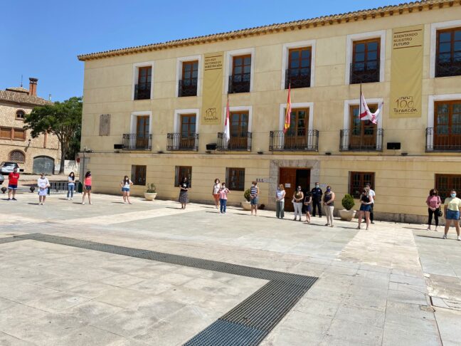 El Ayuntamiento de Tarancón guarda un minuto de silencio por Olivia y Anna las niñas de Tenerife