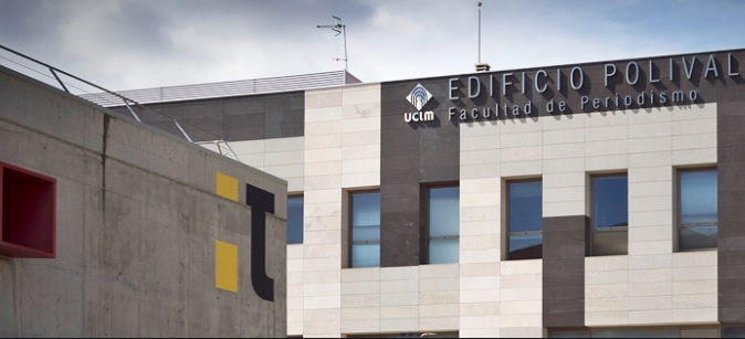 La Facultad de Comunicación celebra los actos de  graduación de las promociones VII y VIII del Grado en Periodismo