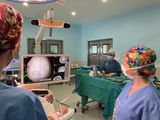 Castilla-La Mancha dota al Hospital de Albacete de un nuevo sistema de neuronavegación que aporta mayor precisión en las cirugías cerebrales