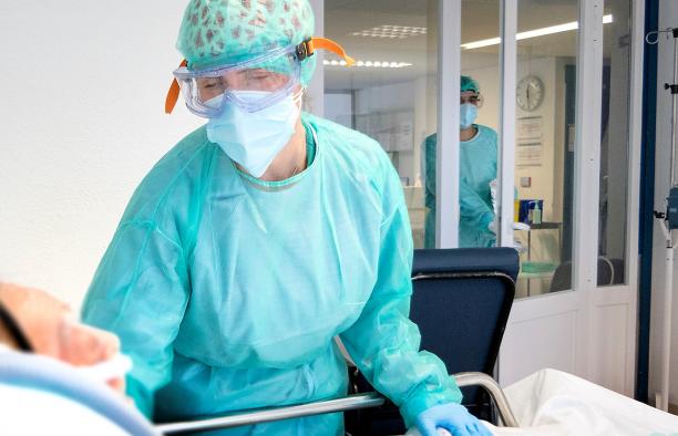 El Covid deja en Cuenca 20 nuevos contagios desde el viernes, hay 3 pacientes ingresados 2 de ellos en cuidados intensivos y sigue sin fallecidos