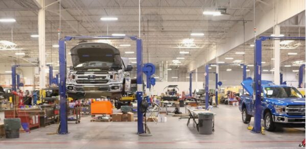 Qué tener en cuenta a la hora de contratar un taller para mantener a los coches de mi empresa