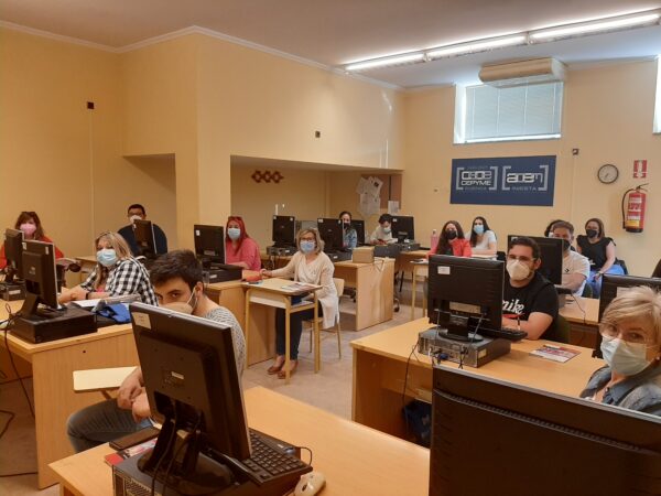 Empresas y trabajadores integradas en ACEM han realizado el curso de organización empresarial y recursos humanos