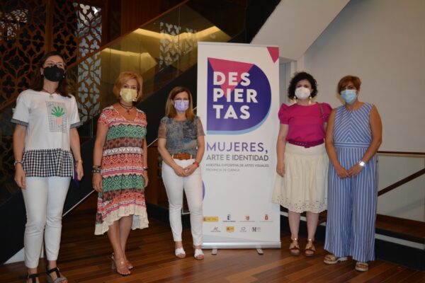Junta, Diputación Provincial y Subdelegación del Gobierno llevan a San Clemente la muestra ´Despiertas. Mujeres, Arte e Identidad´