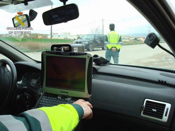 La Guardia Civil detiene a una persona que  conducía un turismo a 224 km/h
