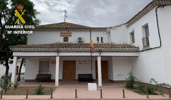 Detenidos tres hombres en Miguel Esteban por un delito de robo con violencia cometido en esa localidad