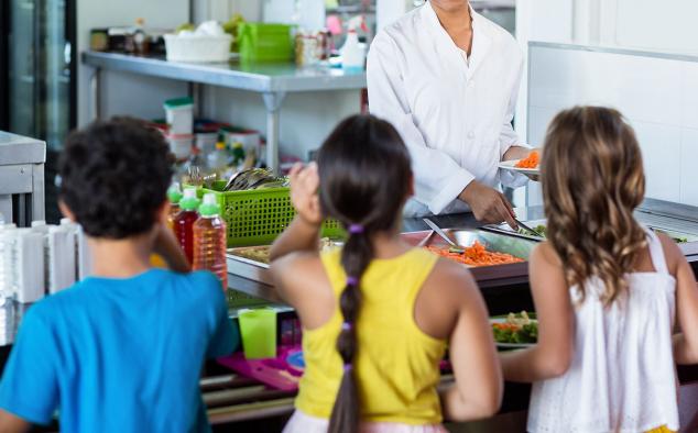 Más de 7.000 alumnos y alumnas de la región podrán beneficiarse este verano de los comedores escolares en 29 localidades de Castilla-La Mancha