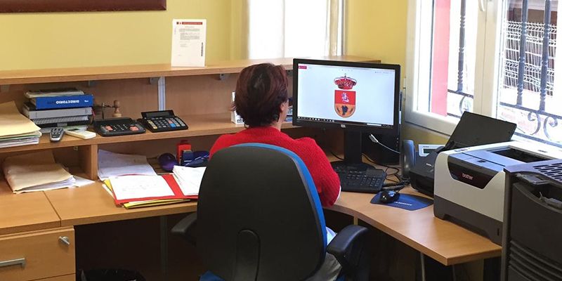 La Diputación publica la convocatoria dotada con 70.000 euros para que los ayuntamientos contraten personal administrativo