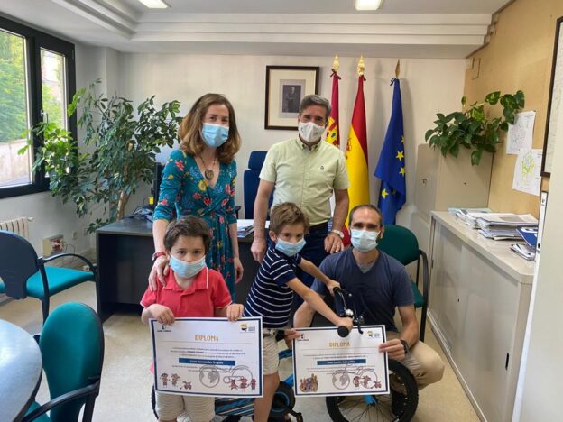 El conquense Licer Hernández primer premio del concurso ´Familias que se mueven por el medio ambiente´ en la categoría de dibujo infantil
