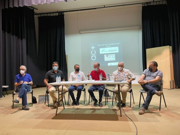 La Junta continúa trabajando en la futura ´Ruta del Vino´ “para incrementar la competitividad de nuestros vinos”