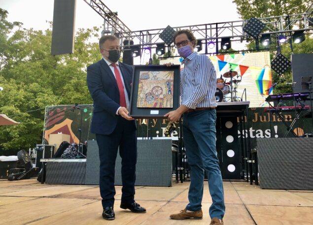 Francisco Martínez ofrece un “apetitoso” pregón repleto de referencias culinarias, recuerdos de las fiestas de San Julián y orgullo conquense