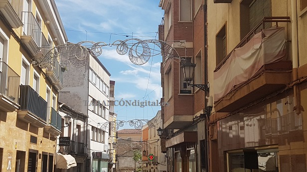 La iluminación festiva de Tarancón que ya está instalada se encenderá el viernes día 3 de septiembre