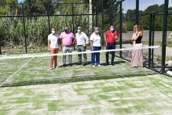La Diputación inaugura la nueva pista de pádel construida por el Ayuntamiento de Huelves con una inversión de 22.000 euros