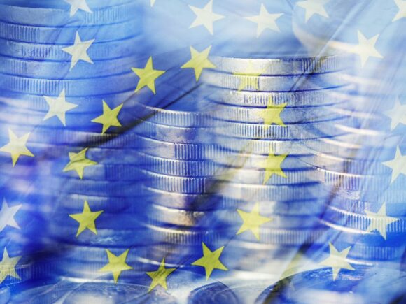 Mitma lanza la primera convocatoria para repartir entre los ayuntamientos 1.000 millones de euros de los fondos europeos