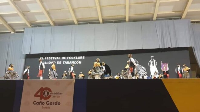 Broche de oro al 40 aniversario del grupo folklorico Caño Gordo con un colorista desfile de grupos y el clásico festival de folklore “Ciudad de Tarancón” en el Centro Escénico San Isidro