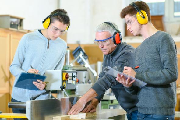 García-Page anuncia un “importante impulso” a la FP el próximo curso con 12 millones de euros para material tecnológico y nuevos ciclos y cursos de especialización