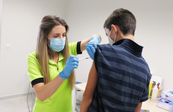 Castilla-La Mancha ha administrado 76.000 dosis de vacunas contra el COVID-19 en la última semana