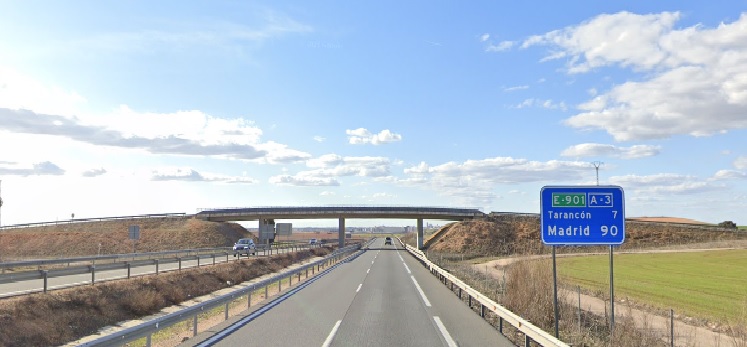 Un fallecido y un herido leve es el balance de un accidente de tráfico ocurrido esta madrugada en el término municipal de Villarrubio