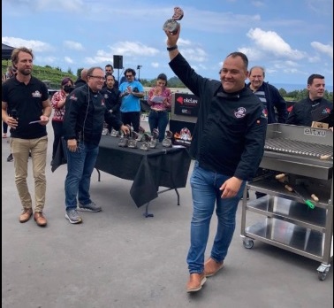 Como campeón de Castilla la Mancha, Alfonso Fernández Roldan, acudió al Concurso Nacional “Maestro Parrillero”, quedando en un honroso y digno cuarto puesto, entre los campeones de las diferentes Autonomías de España.