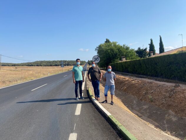 Acometidas obras de mejora en la CM-2100 a su paso por la localidad de Arcas