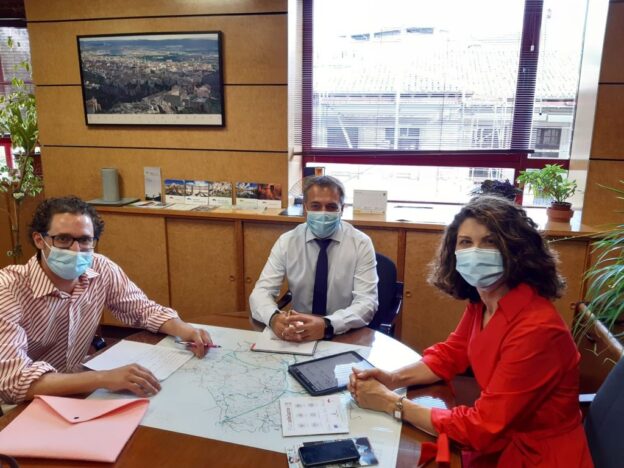 El Gobierno regional anima al chef conquense Fran Martínez a solicitar las ayudas del Plan Adelante para la puesta en marcha de su nuevo proyecto empresarial
