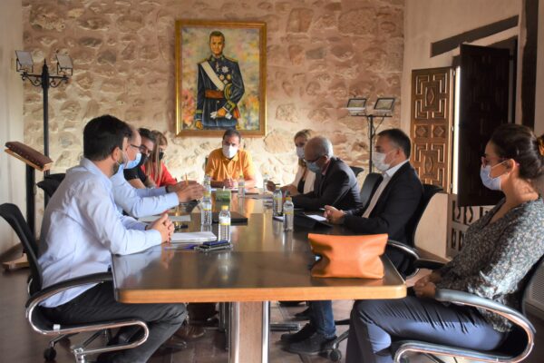 La Junta y la Diputación Provincial de Cuenca rechazan la decisión de la empresa Vega Mayor suministradora de Florette de proceder al cierre definitivo de su planta en Iniesta