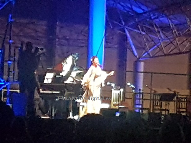 Alicia Gil y el espectáculo «Aires de Sevilla» segundo concierto en las Fiestas de Tarancón en una noche fresca