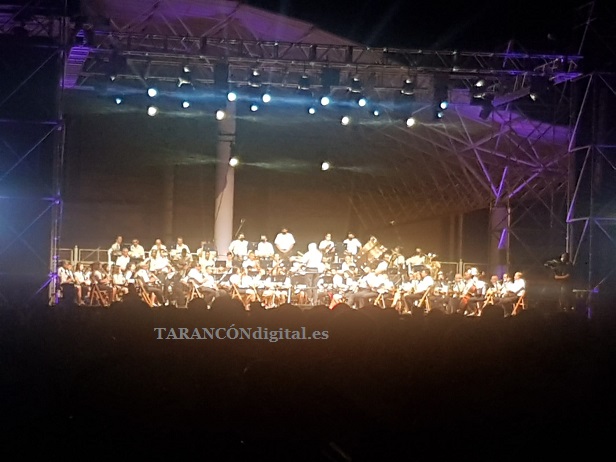 La Agrupación Musical Ntra. Sra. de Riánsares de Tarancón iniciaba con pasodobles taurinos y flamencos el primero de los conciertos festivos en el Campo de San Isidro