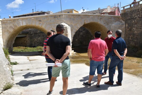 La Diputación de Cuenca permite una inversión de 36.420 euros en el puente histórico de la localidad de Fuentes
